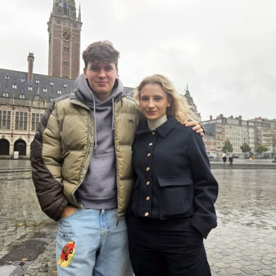 Mathias Mesmans en Apollonia Sterckx, peter en meter van het Goede Doel voor De Leuvense Kerstmarkt 2025
