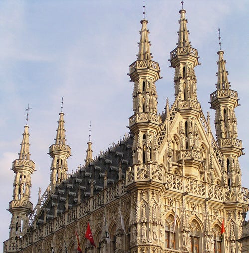 Leuven ligt pal in het centrum van België. Hierdoor wordt Leuven gemakkelijk bereikbaar, een grote troef.